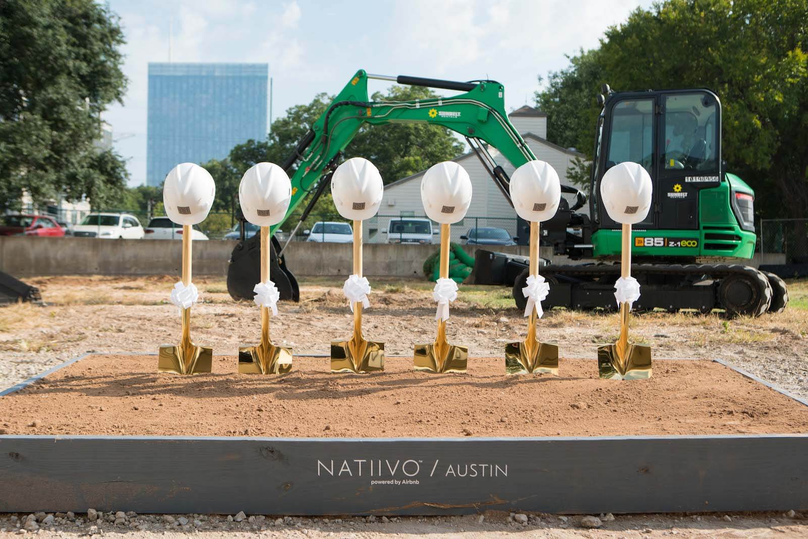 Natiivo Austin groundbreaking shovels & hardhats
